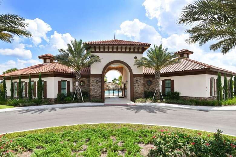 Spacious And Gorgeous Home St5148