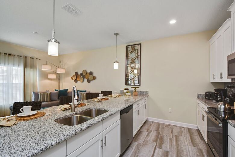 Charming Vacation Townhome With Pool Cg1576