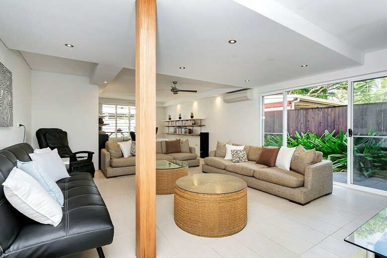 Luxury Executive Residence On Beachfront
