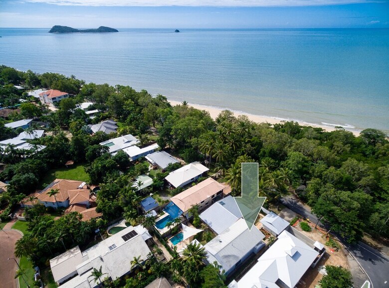 Luxury Executive Residence On Beachfront