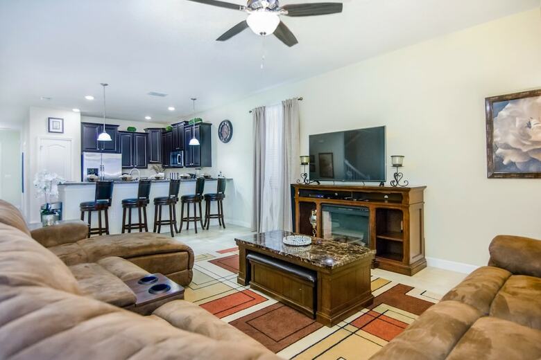 Home Next To Disney Cg1406