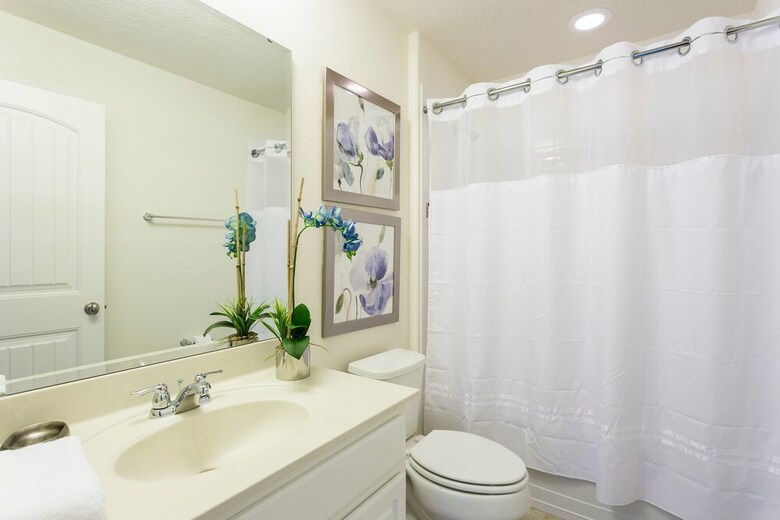 Dazzling Vacation Home With Pool St4328