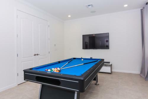 Dream Vacation Home 15 Min To Disney Bv577