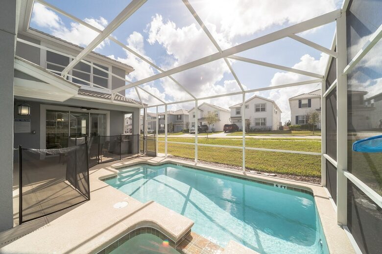 Modern Star Wars Vacation Home Cg1593