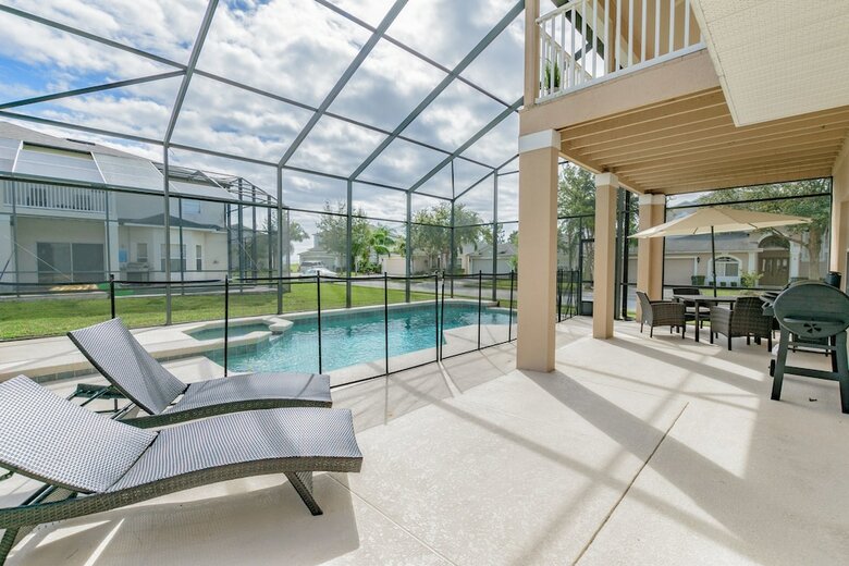 Stunning Five Bed Vacation Home With Pool Wh0101