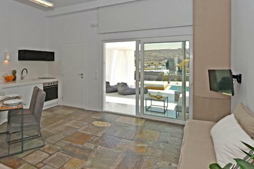 Villa Tinos Blend Suites