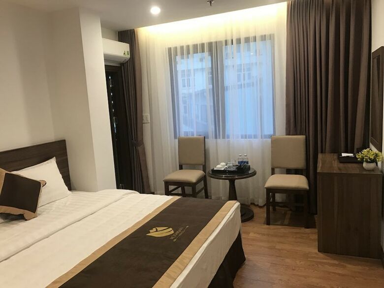 Rosarian Hotel