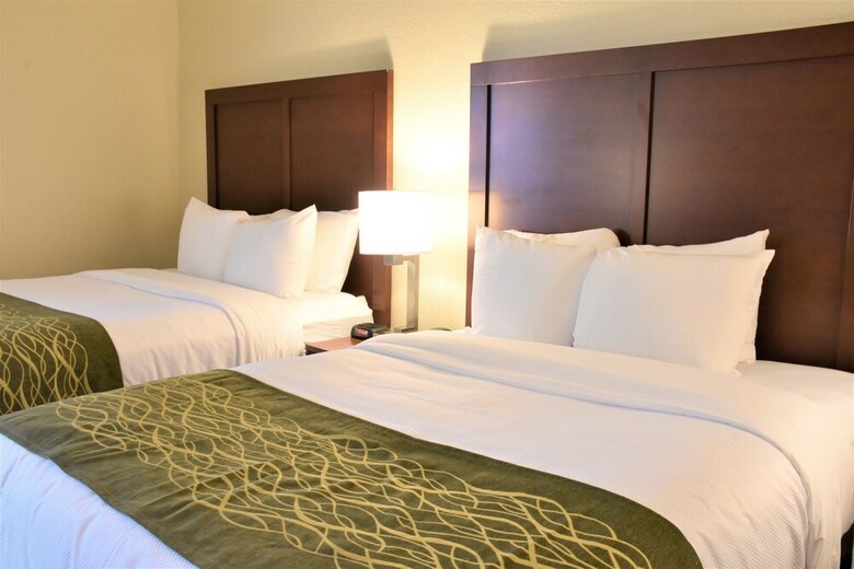 Hotel Comfort Inn And Suites
