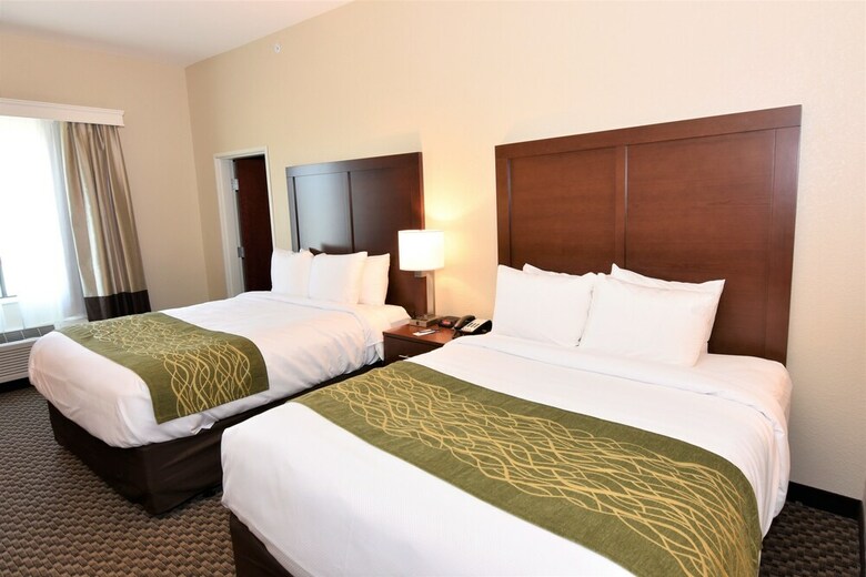 Hotel Comfort Inn And Suites