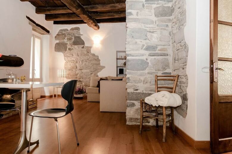 Giuliana Home