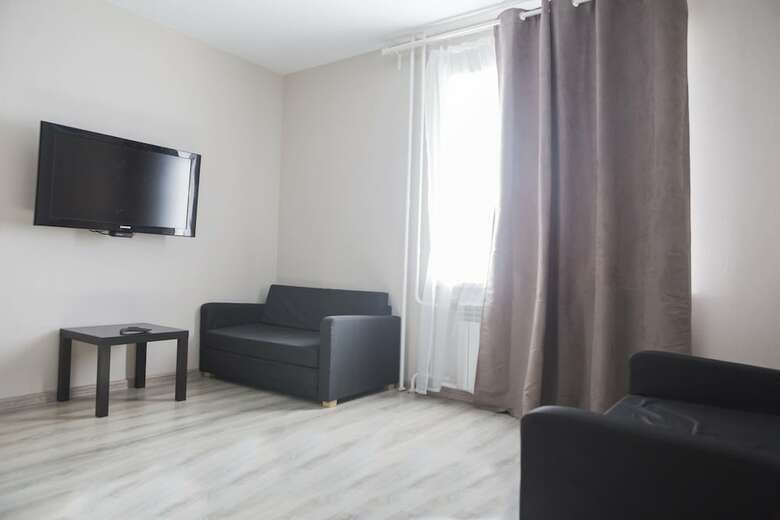 Apartment On Shvernika 9