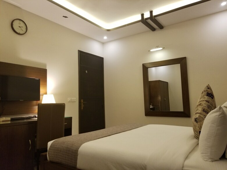Zifan Hotel & Suites
