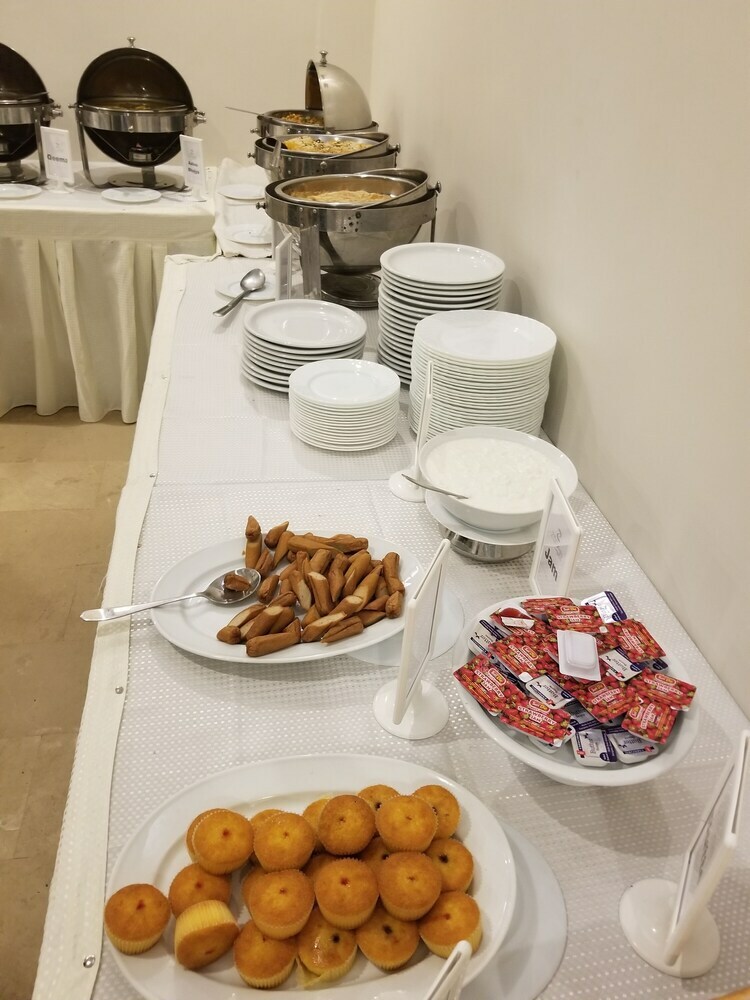 Zifan Hotel & Suites