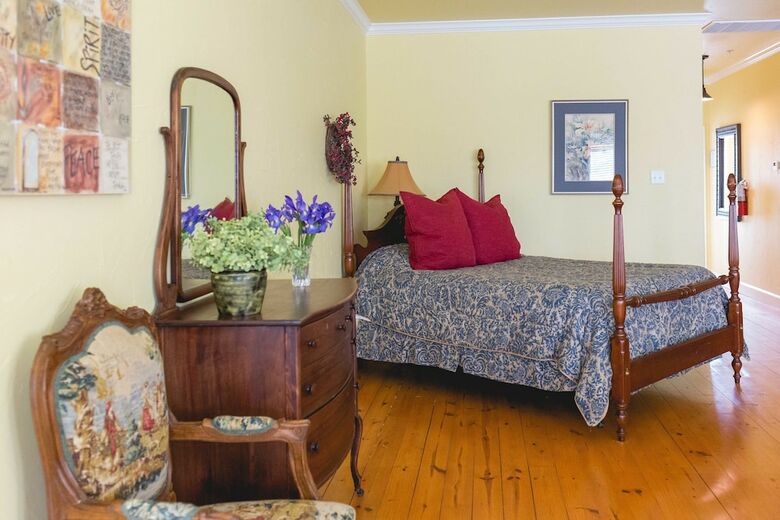 Posada High Cotton Inn