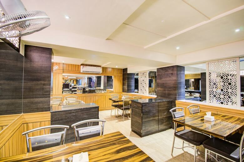 Fabhotel Krishna Regency