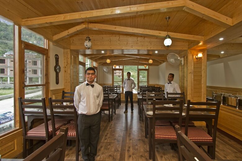 Hotel Manali Mountain Regency