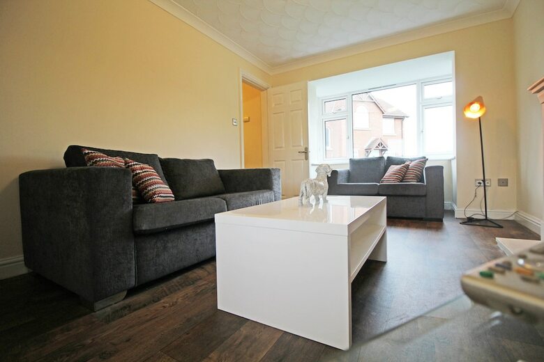 3 Bedroom Holiday Home With River Views