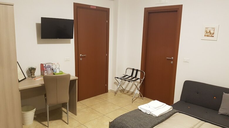 Hotel Etna Parking