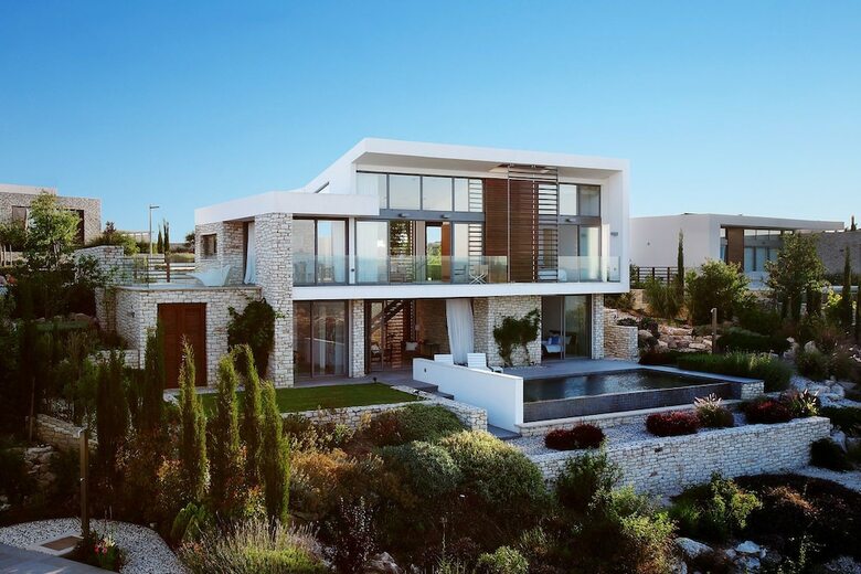 Mountain Villa With Golf Club