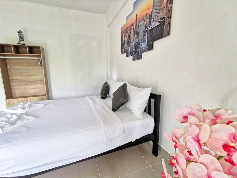 Hotel Thai Orange Magic
