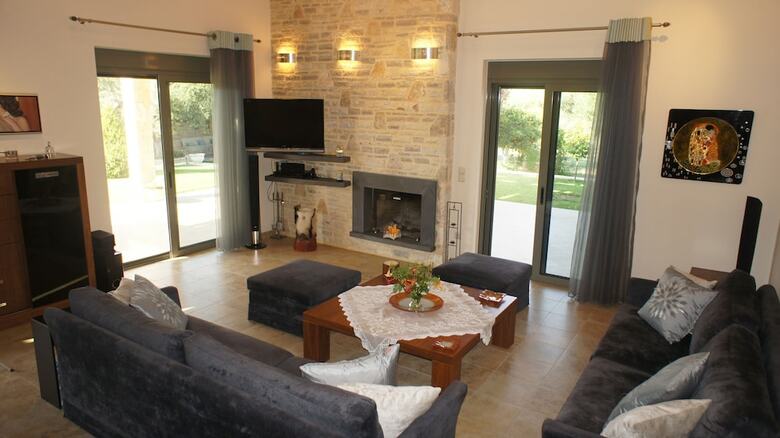 Apartamentos Patras Villa Elia