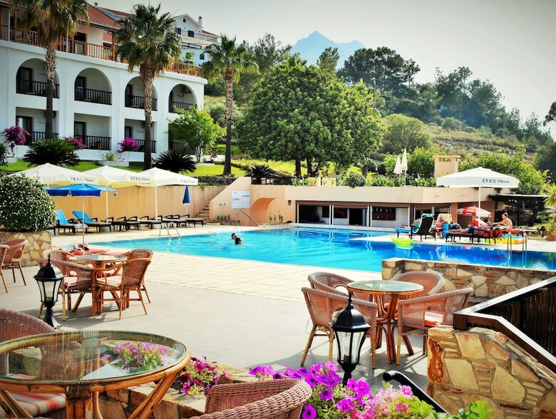 Hotel Onar Village
