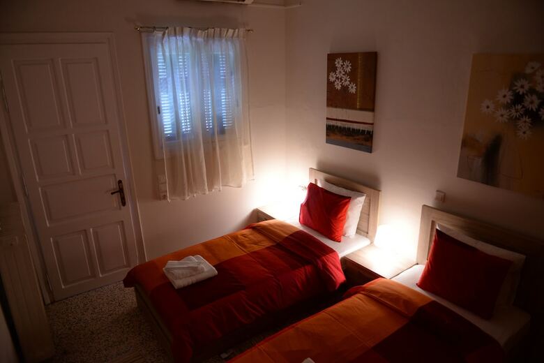 Apartamentos Patras White Castle