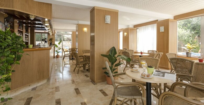 Hotel Elegance Playa Arenal III