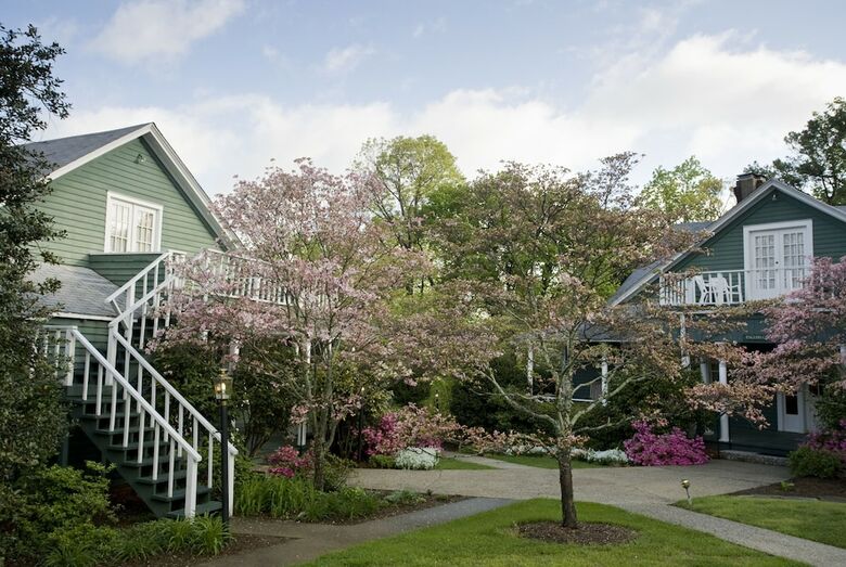 Bed & Breakfast 1906 Pine Crest Inn