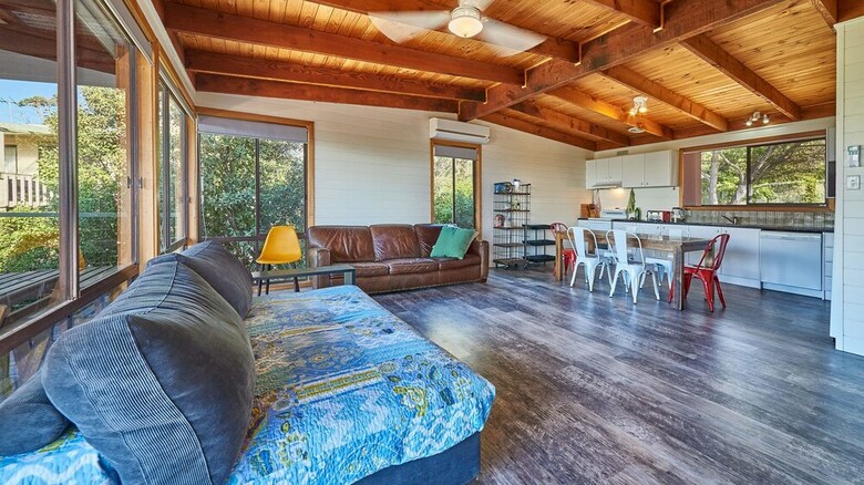 9 Boat Creek By The Beach In Ventnor