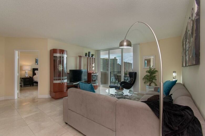 Apartamentos Stylish Modern 2bd/2bth Apt. Min To Beach