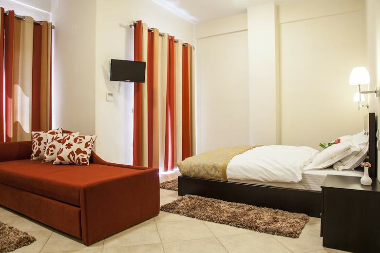 Meteoritis Hotel