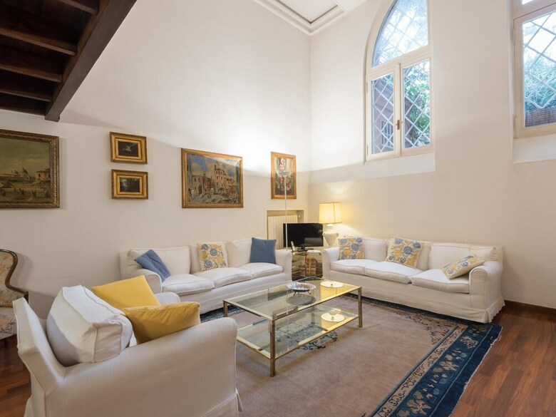 Rsh Margutta Exclusive Apartment