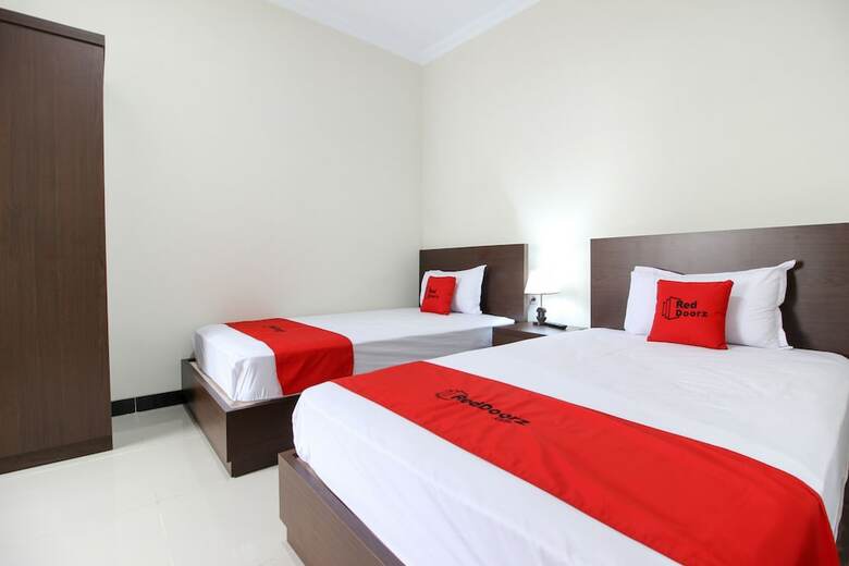 Hotel Reddoorz Syariah Plus @ Jakal Bawah 3