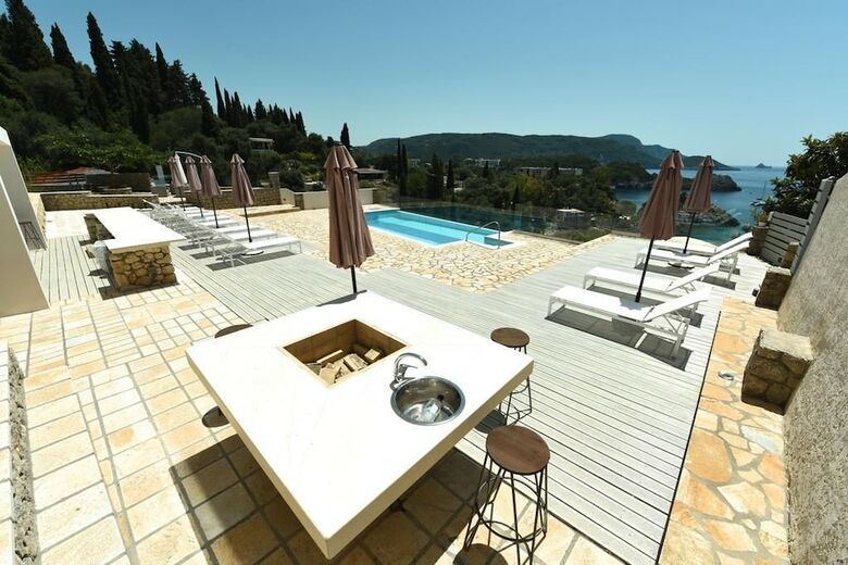Apartamentos Platakia Blu