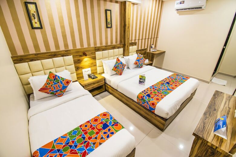 Hotel Fabexpress Orange Suites
