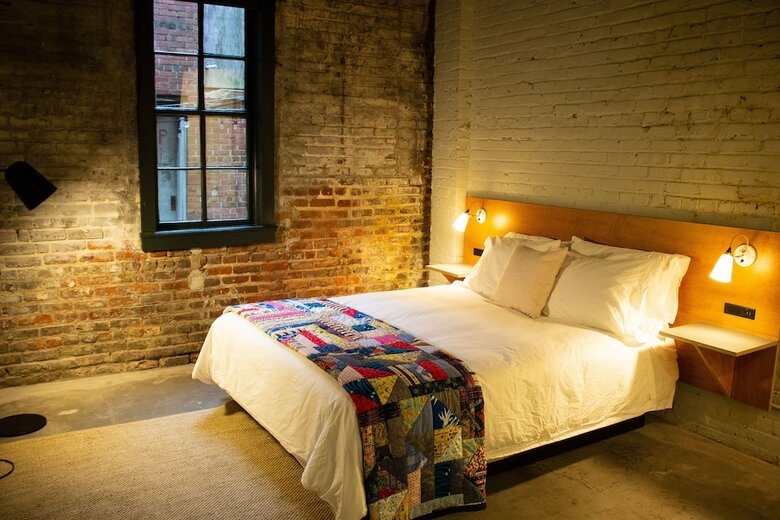 Travelers Hotel