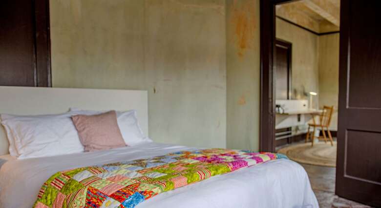 Travelers Hotel