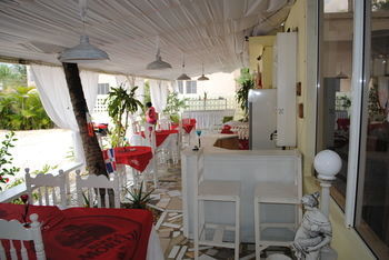 Bocachica Beach Hotel