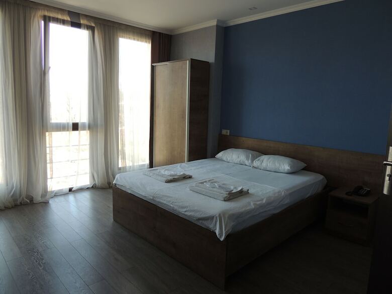 Hotel Batomi