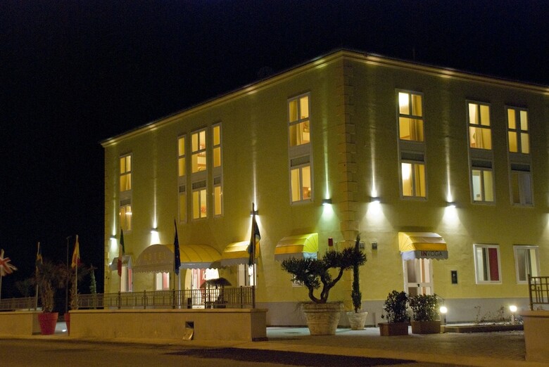 Hotel La Isla Resort