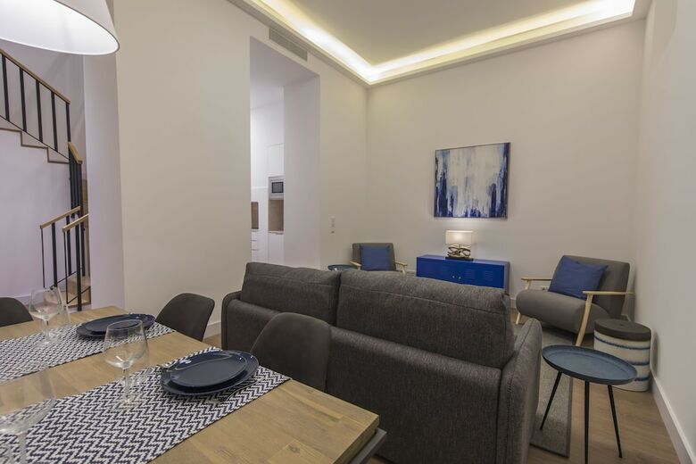 Apartamentos High Ceiling Duplex Apt Cais Do Sodre