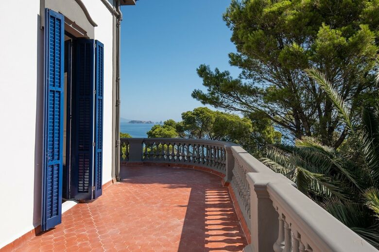 Apartamentos Ava Senia