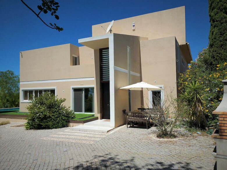 The Lake Villa Mountains & Sea View