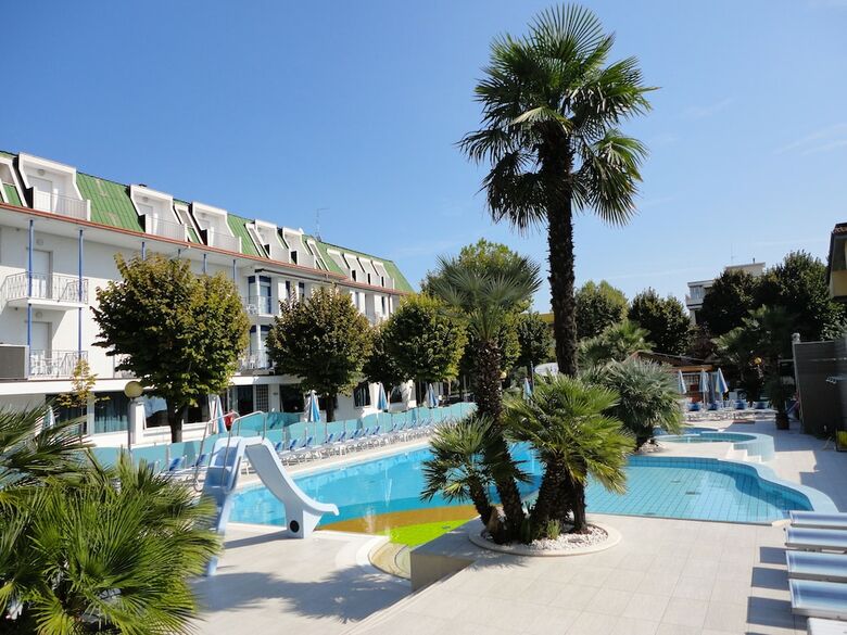 Hotel Paris Resort
