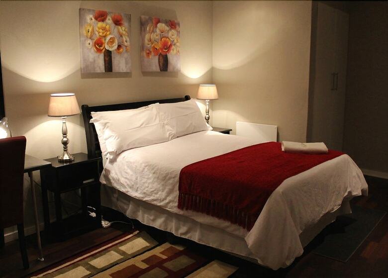 Tranquil House B&B @ 10 Berry St