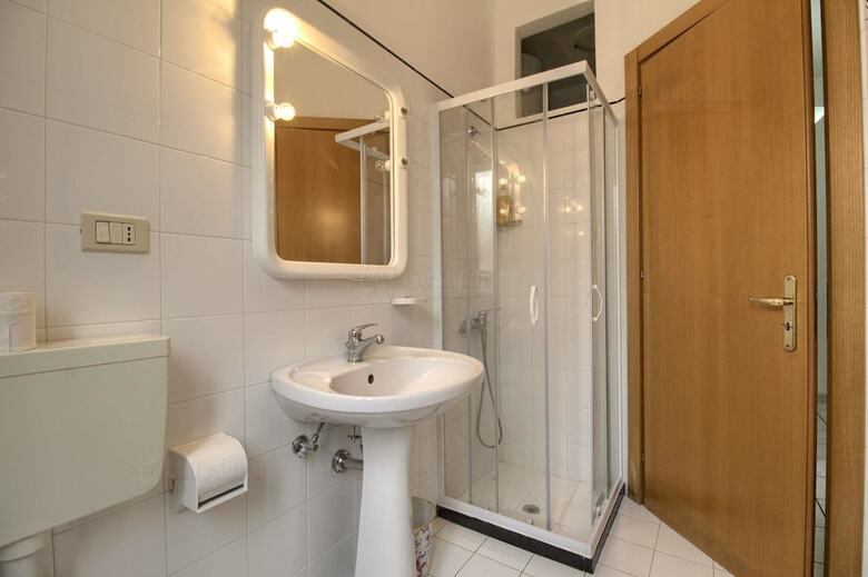 Apartamento Sunset Greg, Lovely Front Bay Terraced House