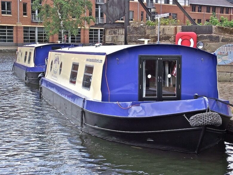 Houseboat Hotels - Hotel Boat