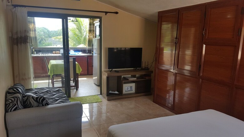 Hotel Riverside Holiday Home