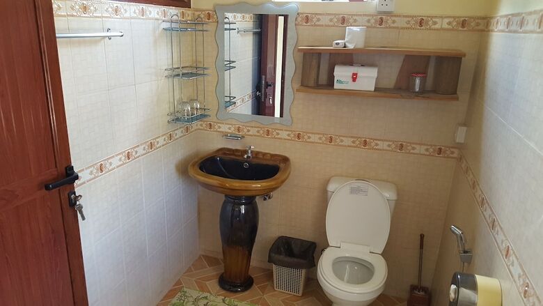 Hotel Riverside Holiday Home